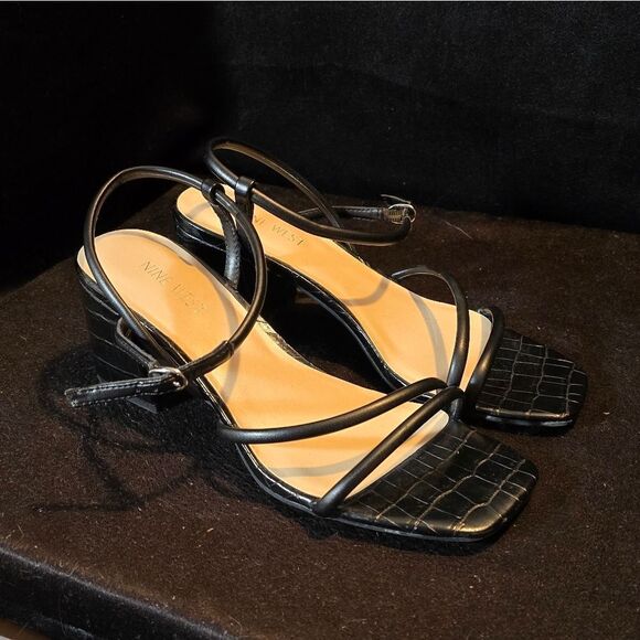 Nine west womens 8 1/2 m - Picture 1 of 9